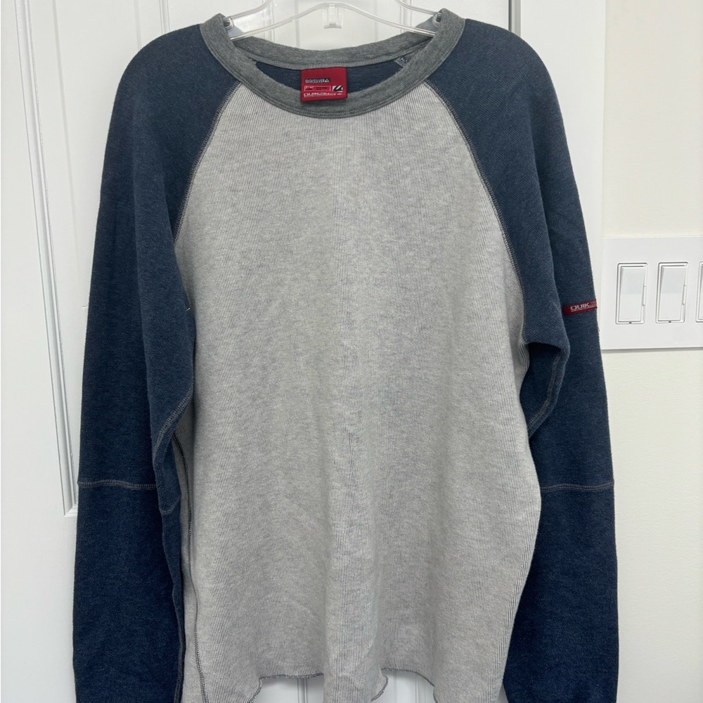 Quiksilver Vintage Raglan Crewneck long sleeve tricolor navy blue & grey shirt.